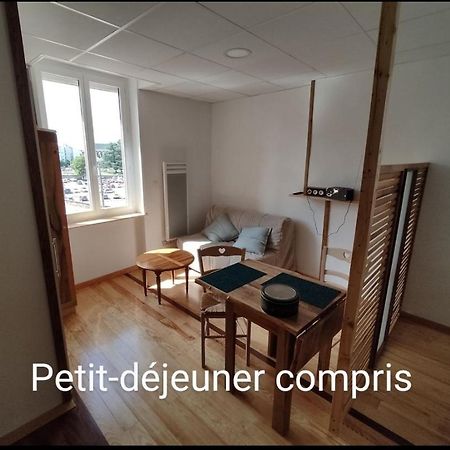 Studio Sympa Avec Petit Dejeuner Entre Canal Et Loire Roanne Exterior photo